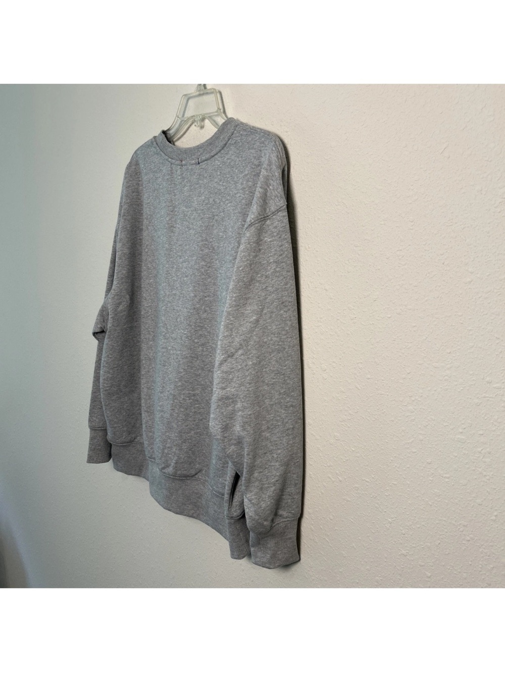 Champion Gray Fleece Crewneck Sweatshirt NWOT Men’s Size Large Relaxed Fit Soft - Picture 9 of 11